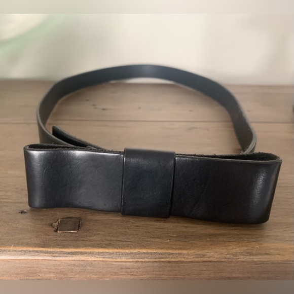 Cute Leather Bow Belt - Picture 1 of 5